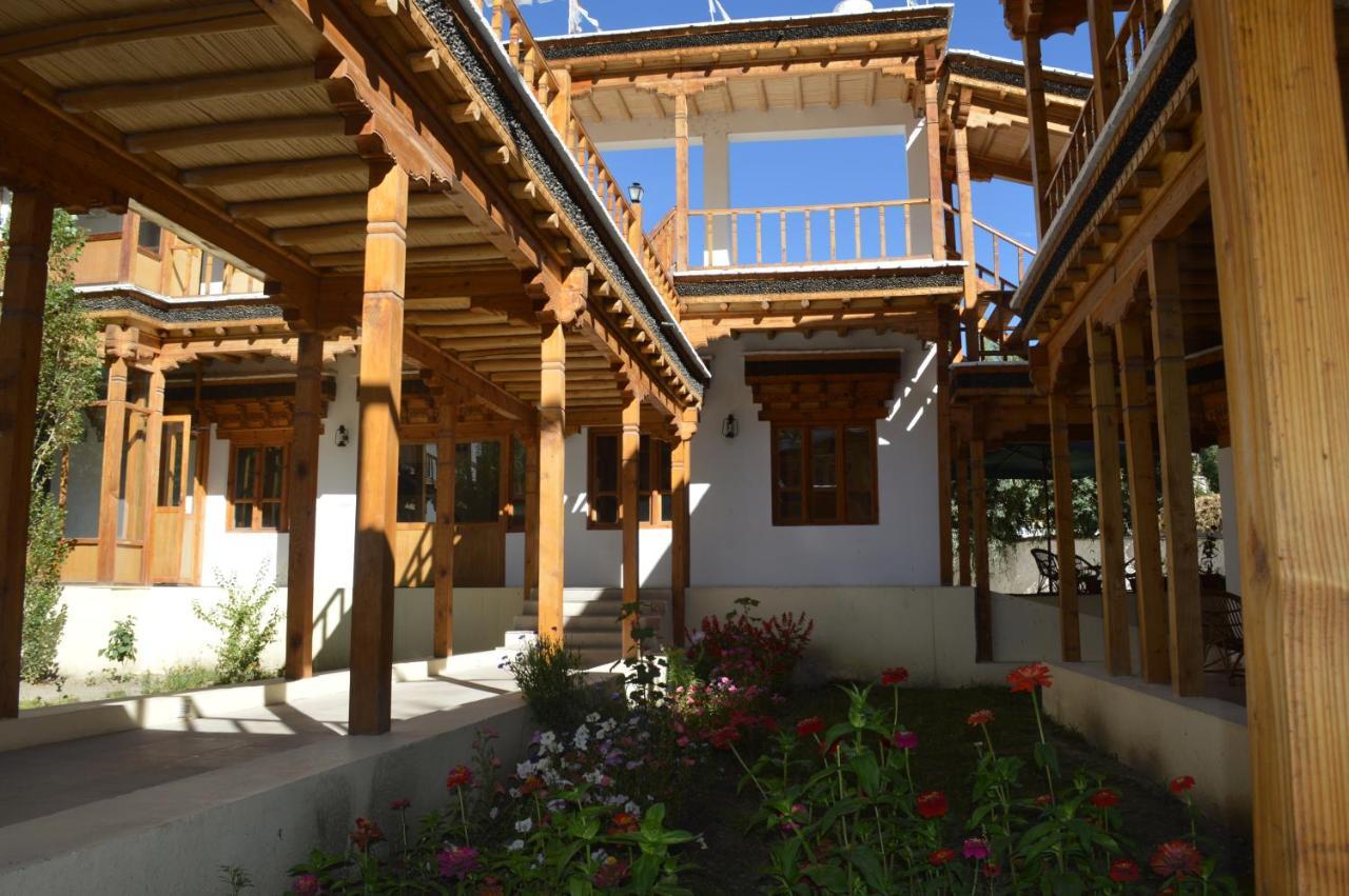 Lha-Ri-Sa Resort Leh Zewnętrze zdjęcie