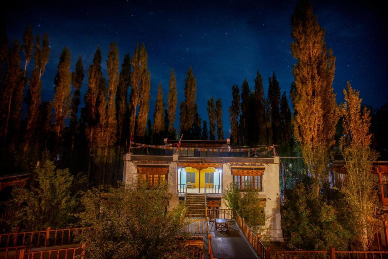 Lha-Ri-Sa Resort Leh Zewnętrze zdjęcie